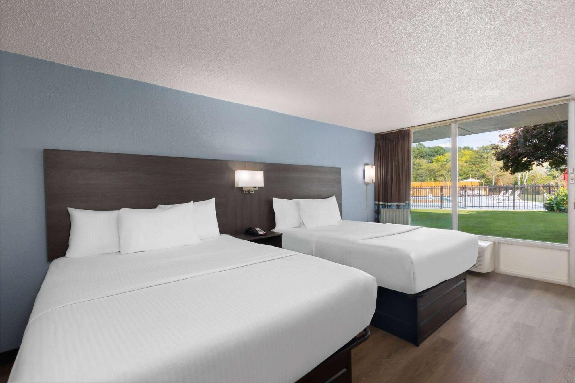 Super 8 By Wyndham Riverside Al Экстерьер фото