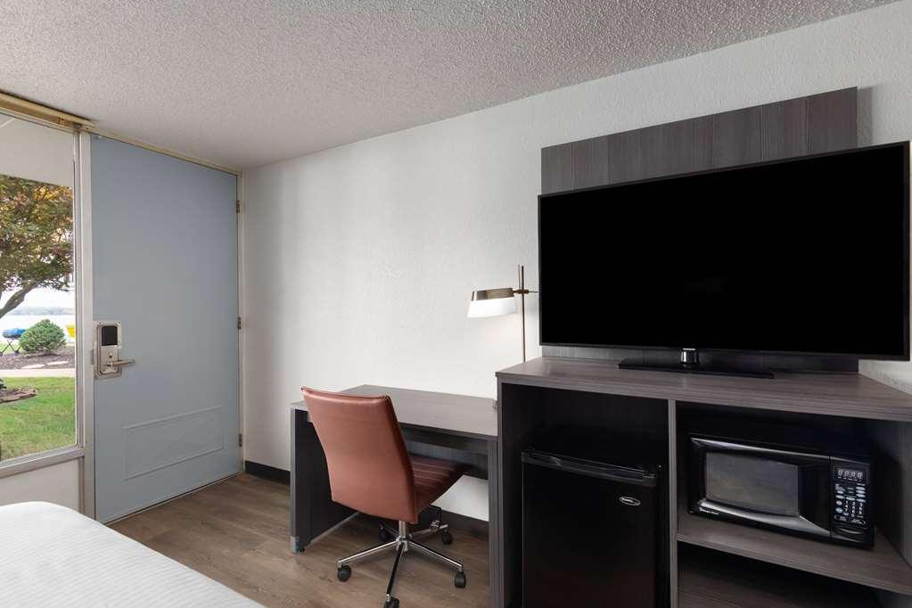 Super 8 By Wyndham Riverside Al Номер фото